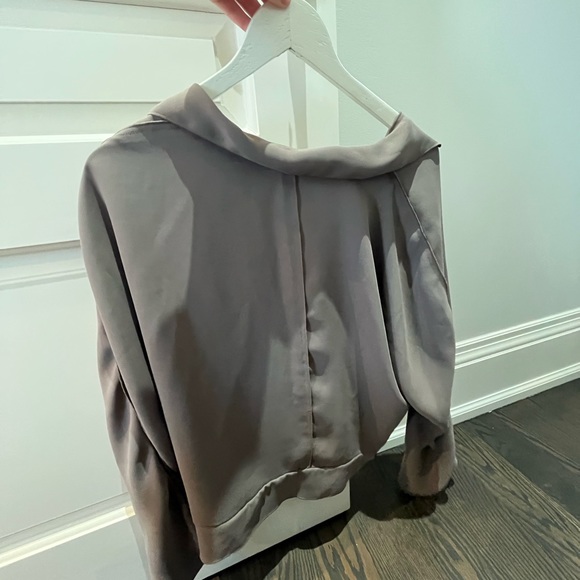 Babaton - Picture 1 of 2